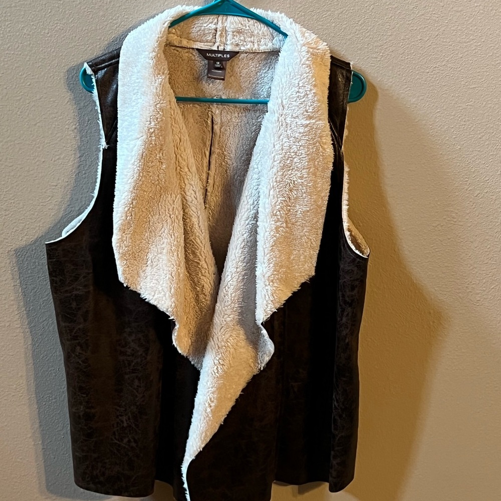 Ladies vest brown